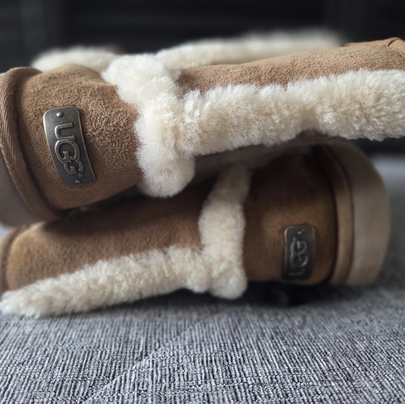 UGG Carter Womens Chestnut Sheepskin Boots Size 5 - Picture 11 of 11